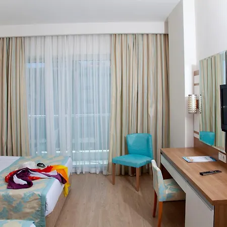 Merve Sun & 4* סייד