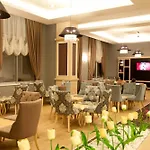 Merve Sun & 4* Σιντέ